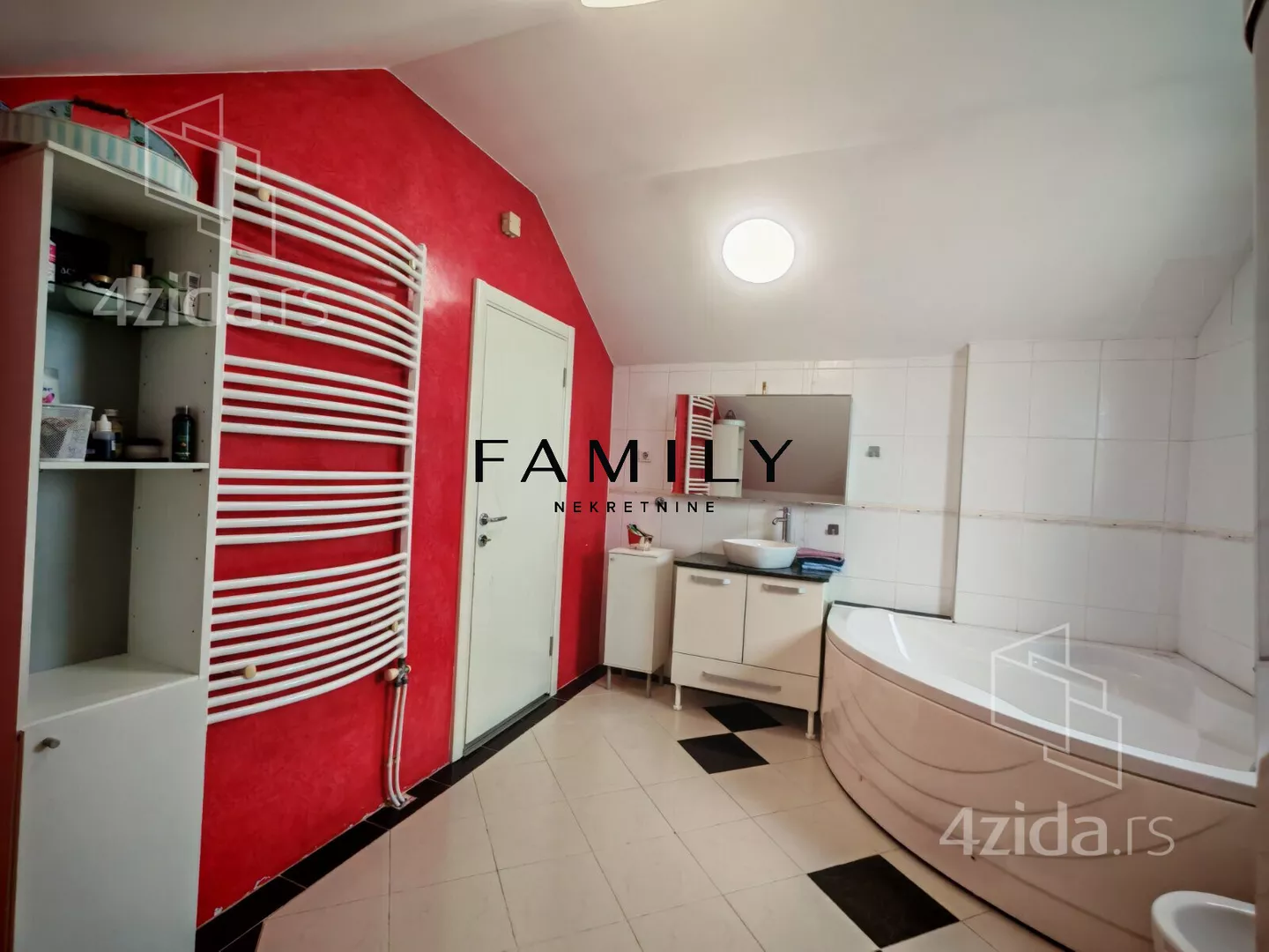 Petosoban stan | 4zida