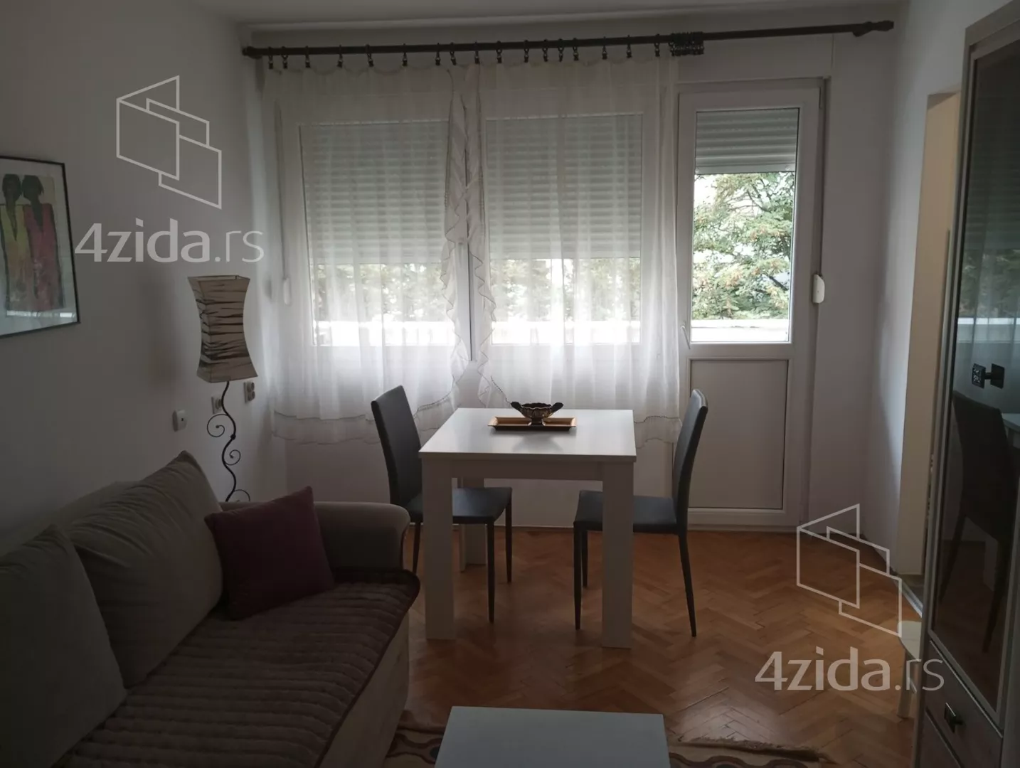 Jednoiposoban stan | 4zida