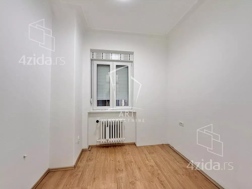 Četvoroiposoban stan | 4zida