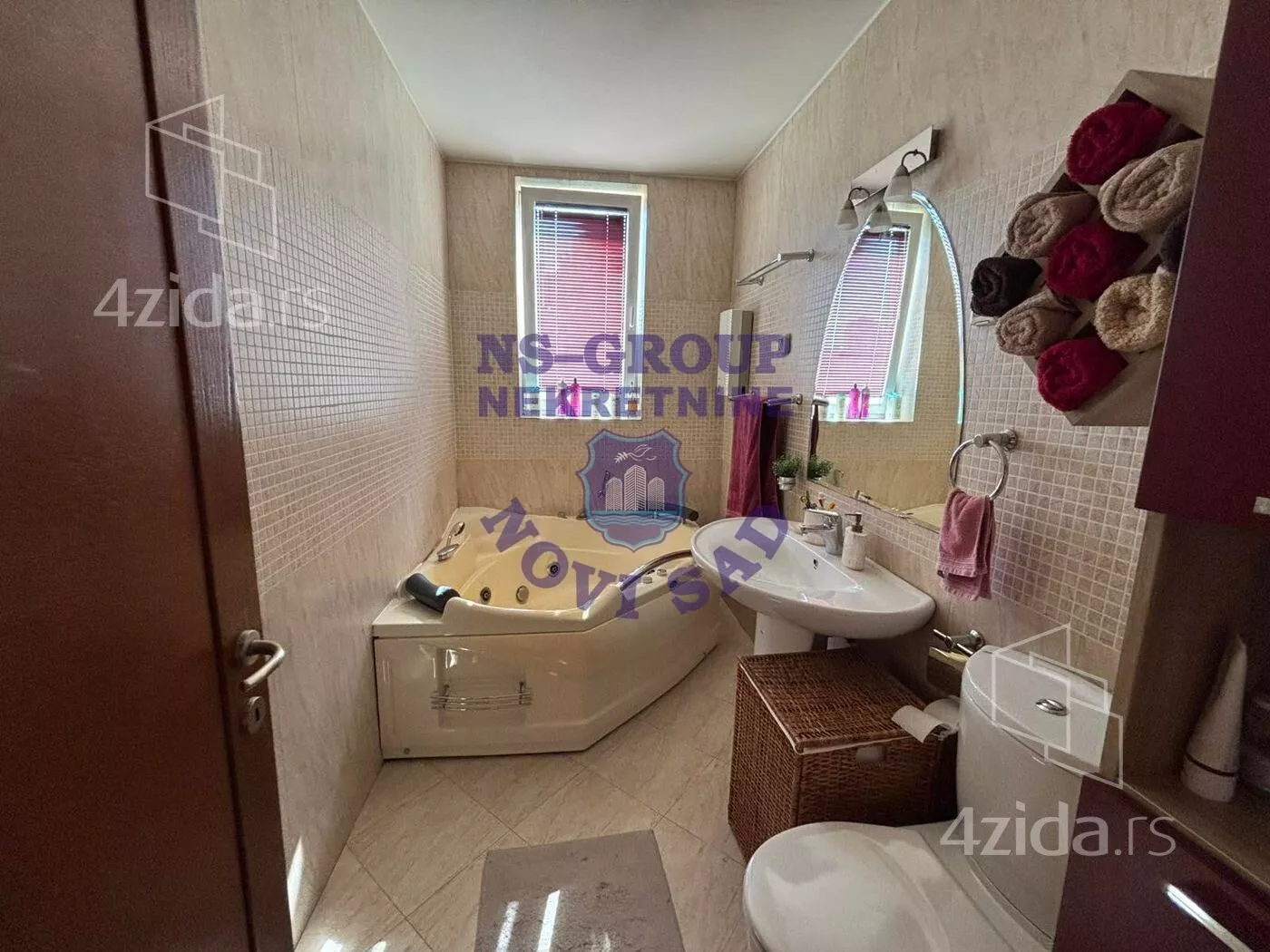 Četvoroiposoban stan | 4zida