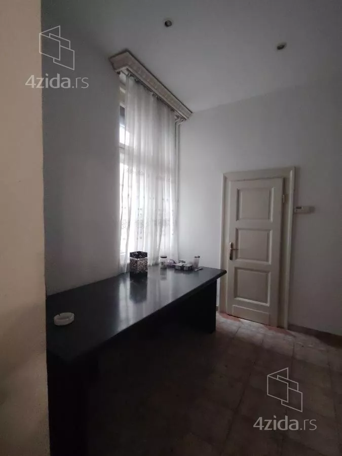 Šestosoban stan | 4zida