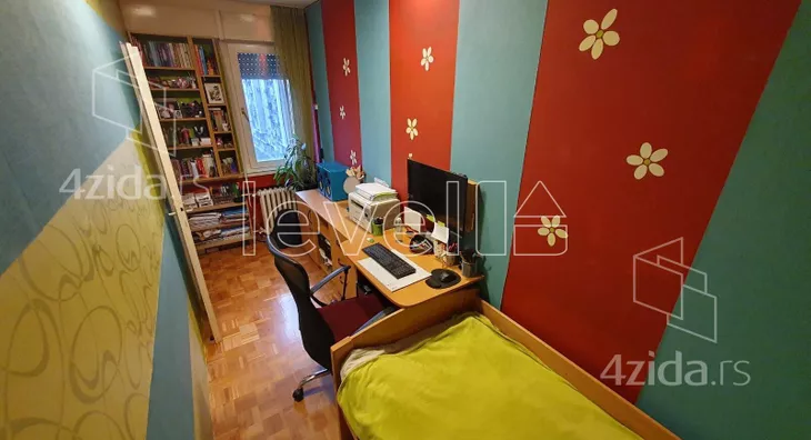 Troiposoban stan | 4zida