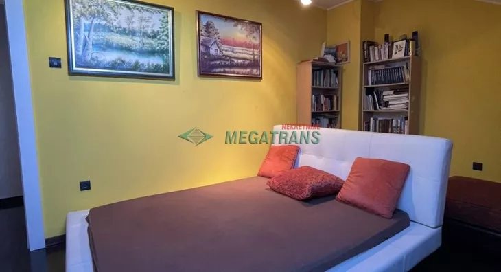 Šestosoban stan | 4zida