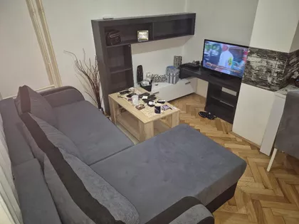 Vojvode Petra Bojovića 3 | 4zida.rs