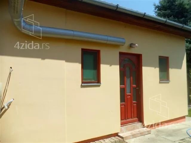 Poslovna zgrada | 4zida