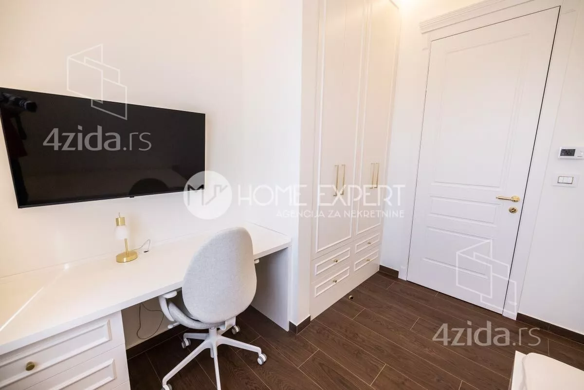 Petosoban stan | 4zida