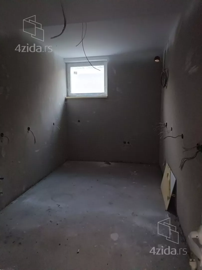 Poslovna zgrada | 4zida