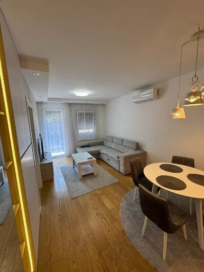 Južni Bulevar | 4zida.rs