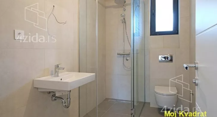 Šestosoban stan | 4zida