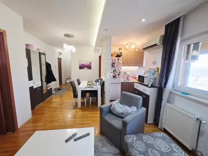 Sedamnaestog Oktobra 106 | 4zida.rs