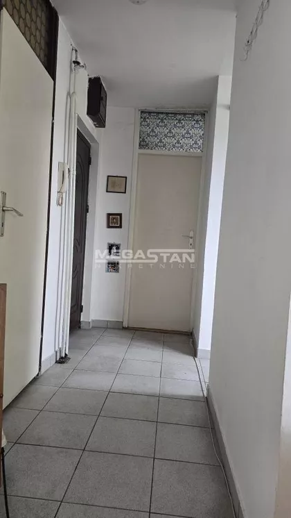 Ustanička | 4zida.rs