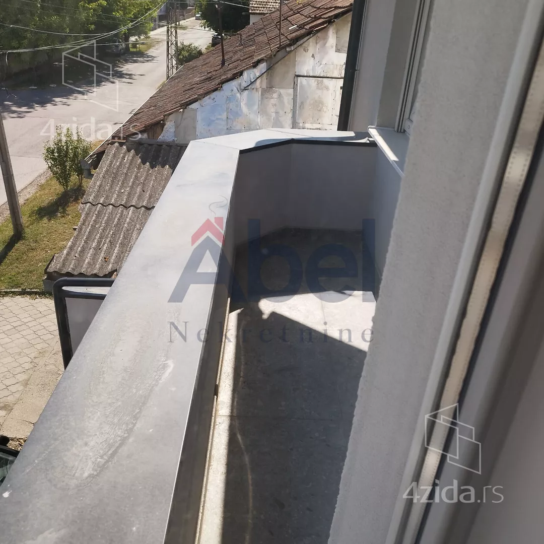 Šestosoban stan | 4zida