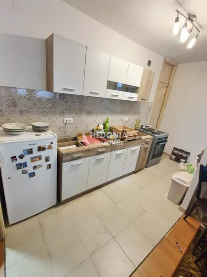 Mike Alasa | 4zida.rs