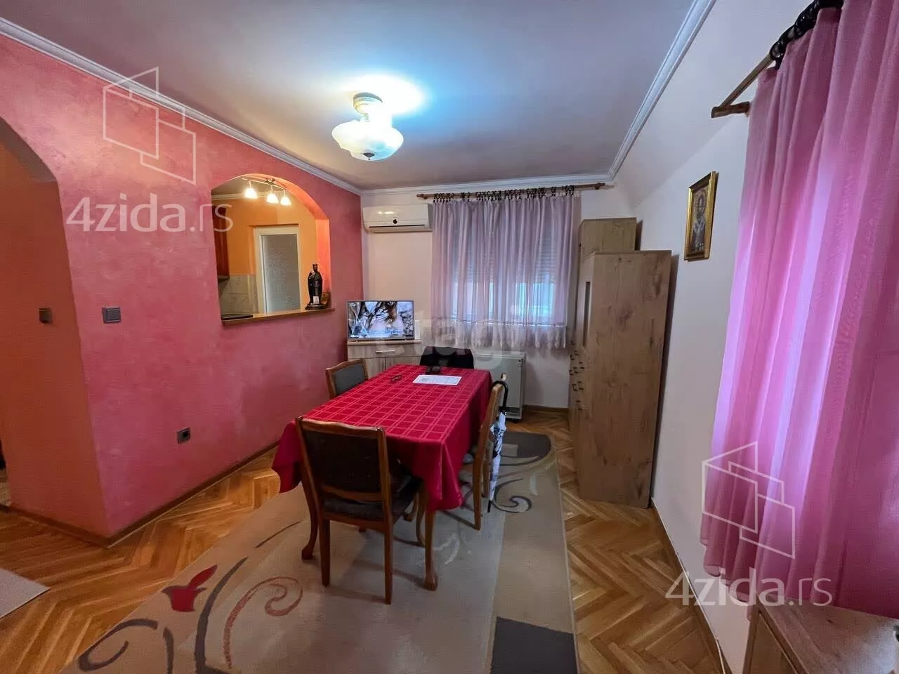 Petosoban stan | 4zida