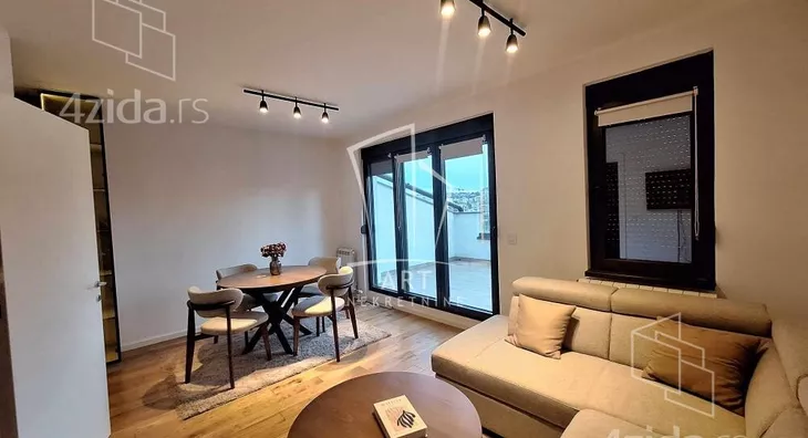 Troiposoban stan | 4zida