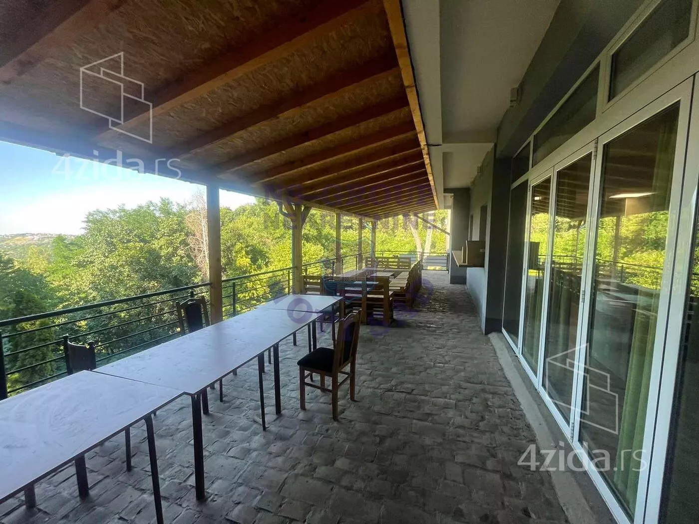 Turistički objekat | 4zida