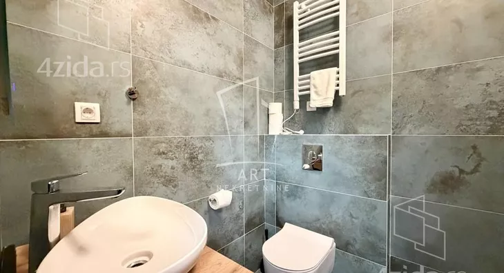 Petosoban stan | 4zida