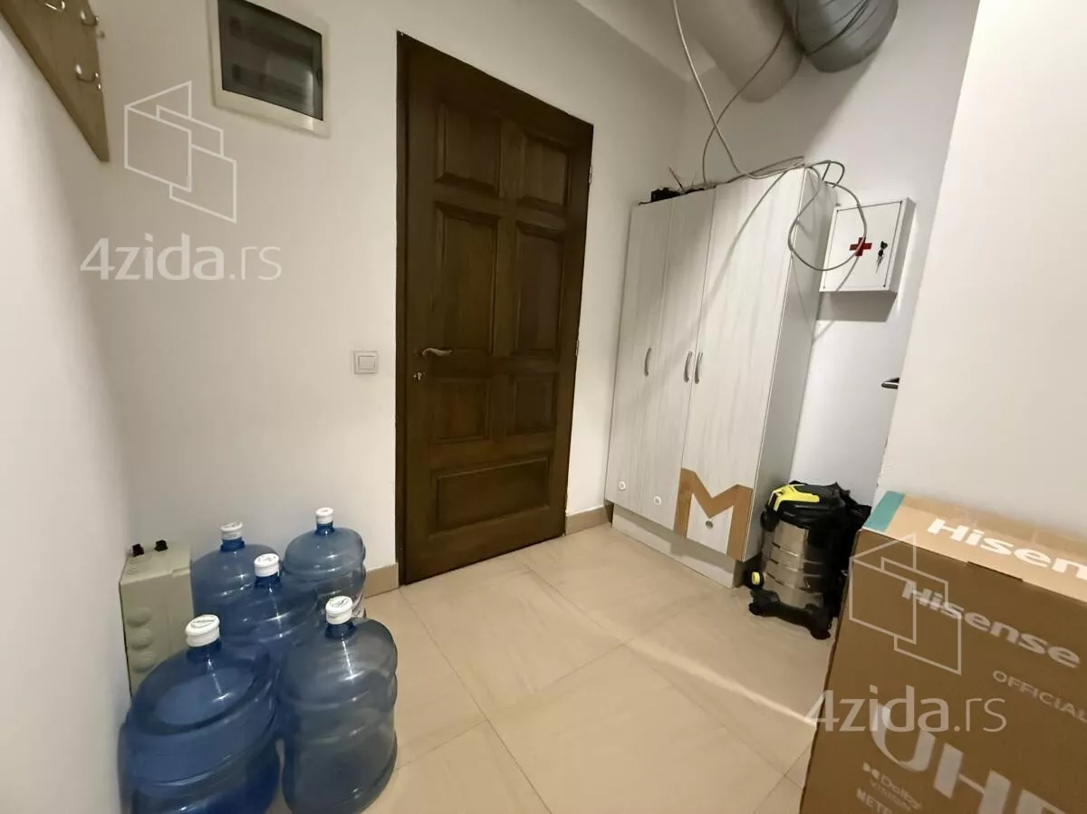 Lokal | 4zida