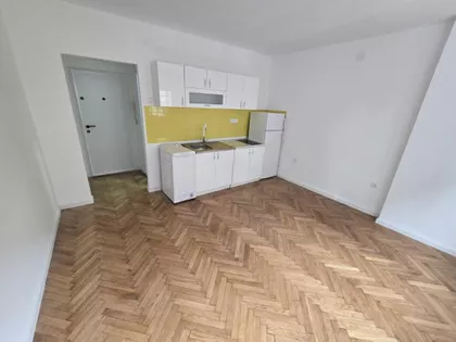 Cara Dušana | 4zida.rs