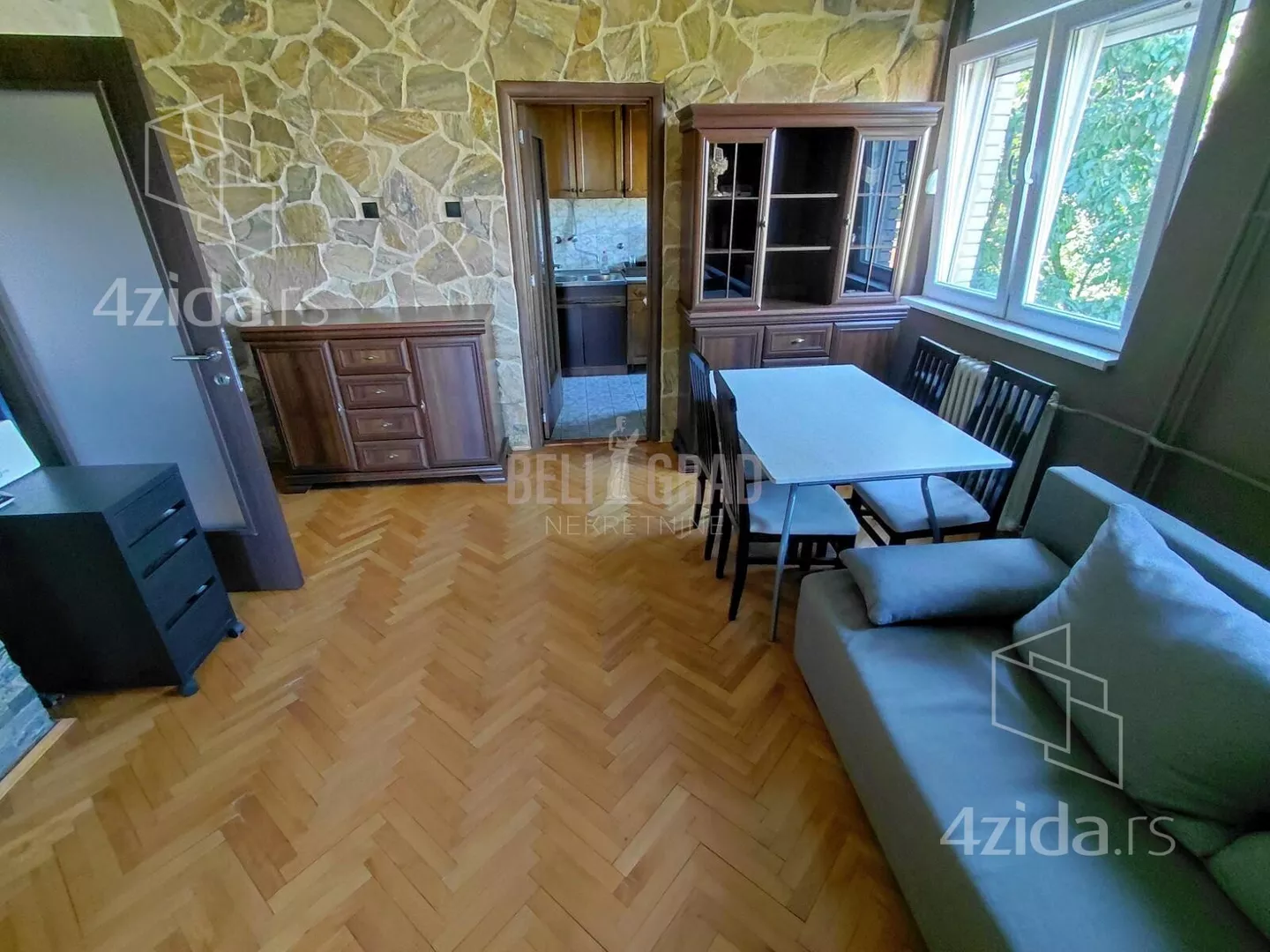 Troiposoban stan | 4zida