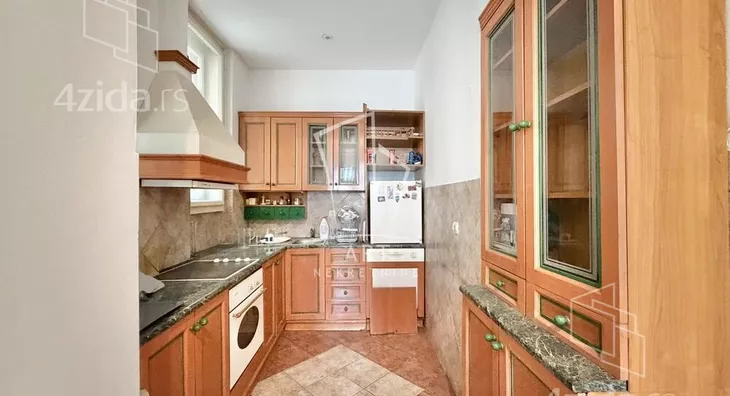 Petosoban stan | 4zida