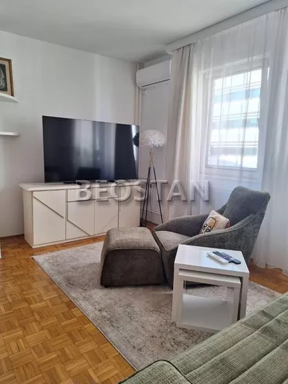 Knez Danilova | 4zida.rs