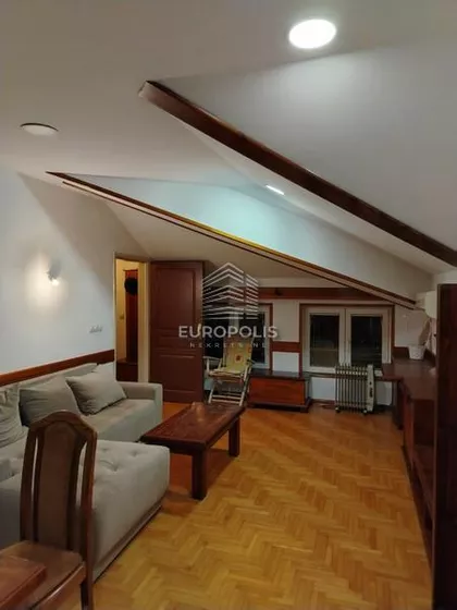 Jovana Popovića | 4zida.rs