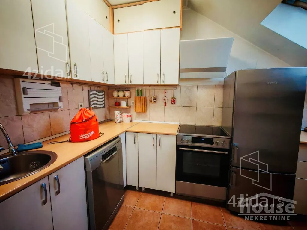 Petosoban stan | 4zida