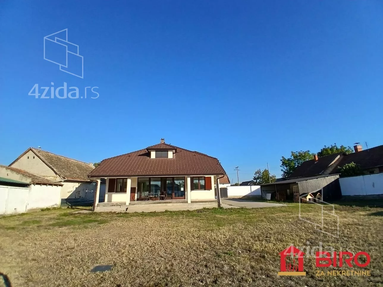 House · 206 m² · Žabalj