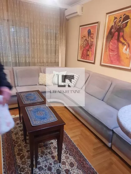 Gospodara Vučića | 4zida.rs