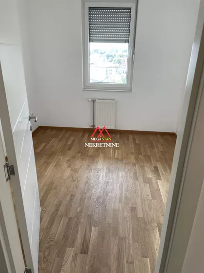 Aranj Janoša | 4zida.rs