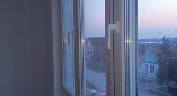 Poslovna zgrada | 4zida