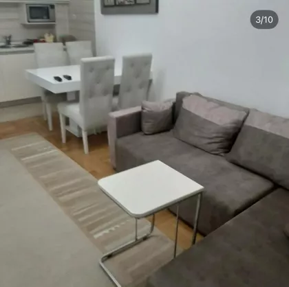 Dušanov Bazar | 4zida.rs