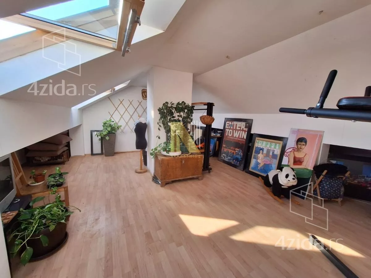 Troiposoban stan | 4zida