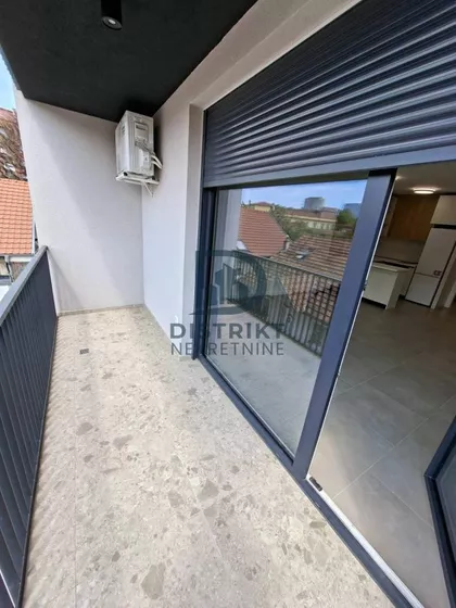 Crveni Pevac | 4zida.rs