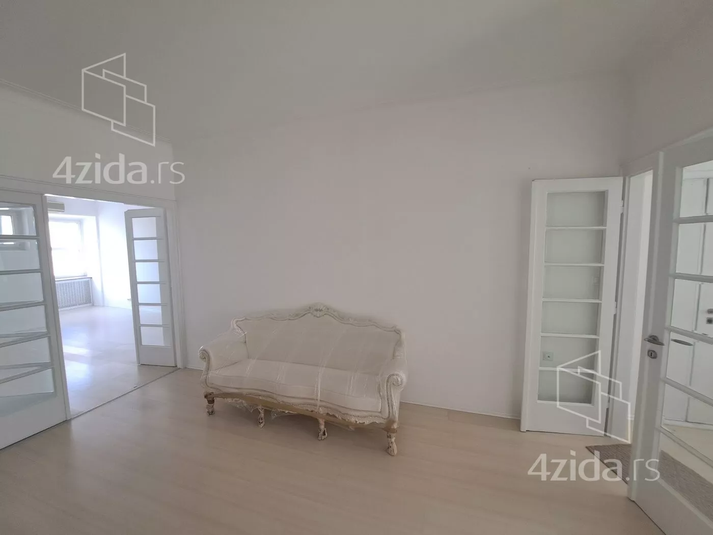 Petosoban stan | 4zida