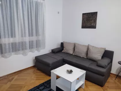 Pantelejska crkva, Jesenjinova | 4zida.rs