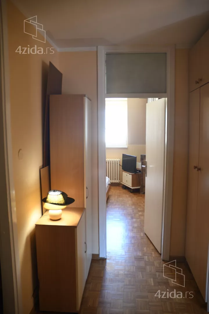 Četvoroiposoban stan | 4zida