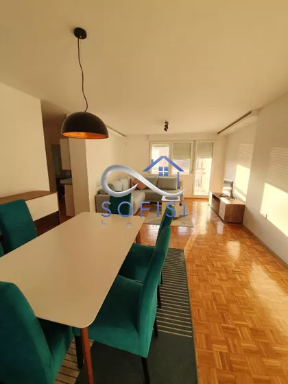 Bulevar Cara Lazara | 4zida.rs