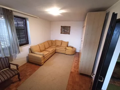 Banatska 2 | 4zida.rs