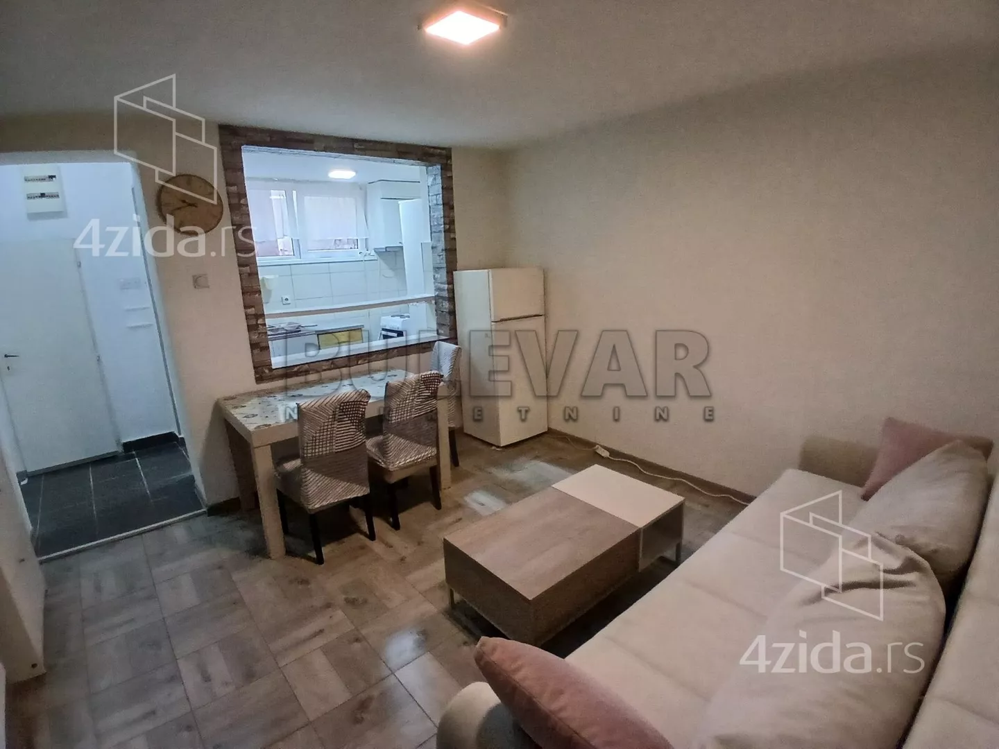 Jednoiposoban stan | 4zida