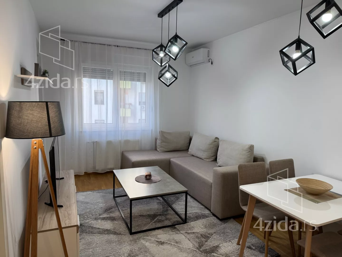 Jednoiposoban stan | 4zida