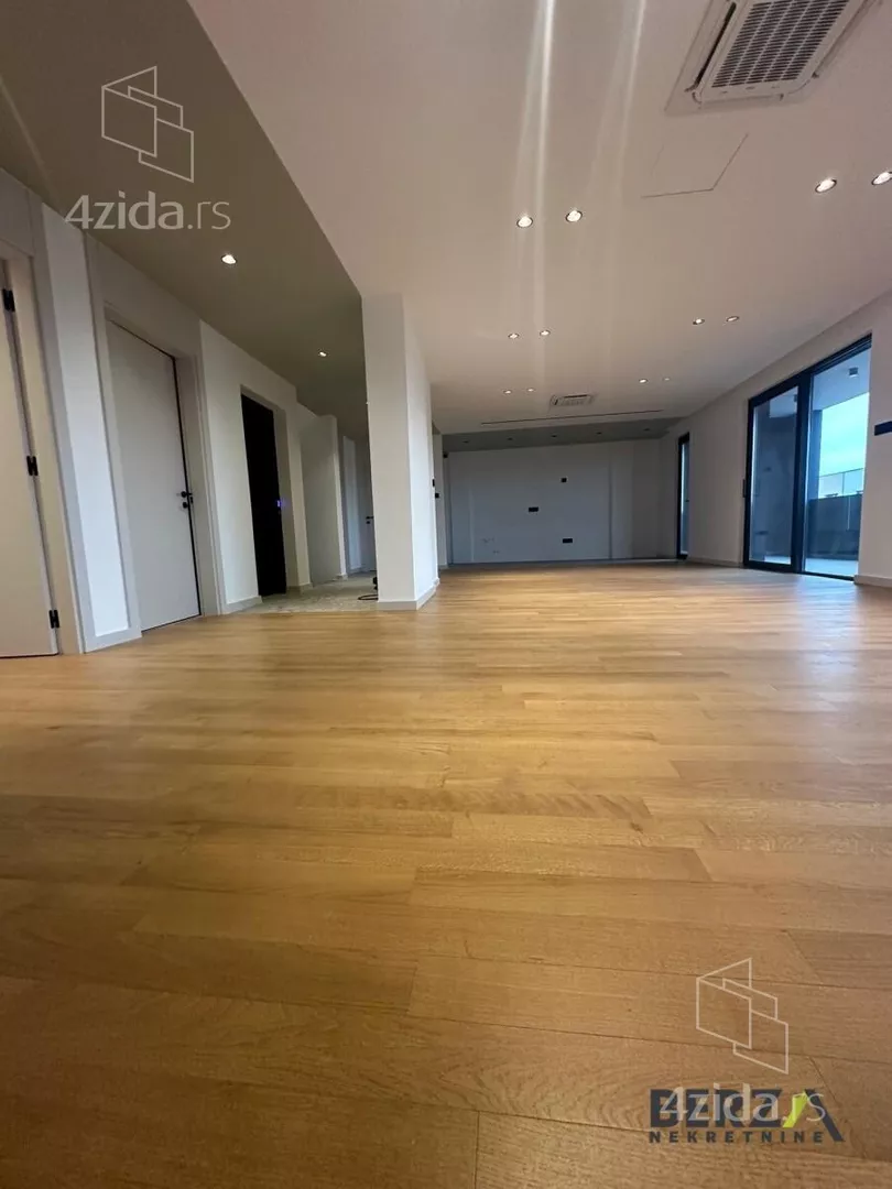 Petosoban stan | 4zida