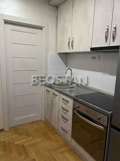 Pariske Komune | 4zida.rs