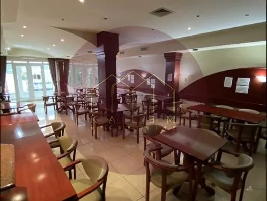 Poslovna zgrada | 4zida