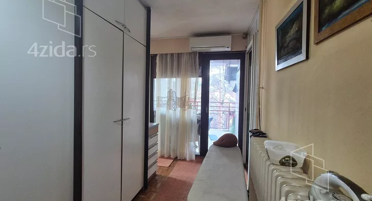 Četvoroiposoban stan | 4zida