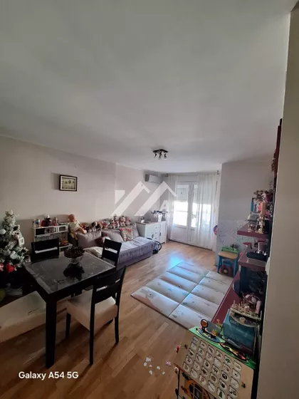 Braće Ribnikar | 4zida.rs