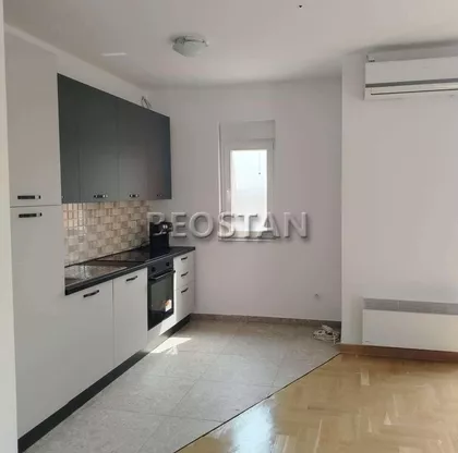 Petra Anagnostija | 4zida.rs