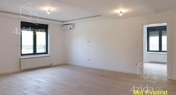 Sedmosoban stan | 4zida