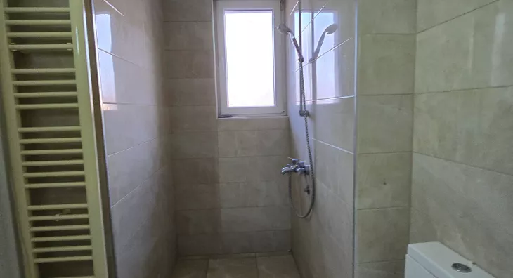 Šestosoban stan | 4zida